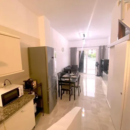 Tropicalidays Townhouse Playa De Americas Плая-де-лас-Америкас
