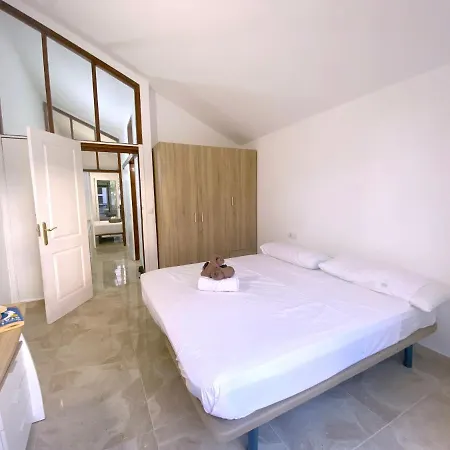 Tropicalidays Townhouse Playa De Americas * Плая-де-лас-Америкас
